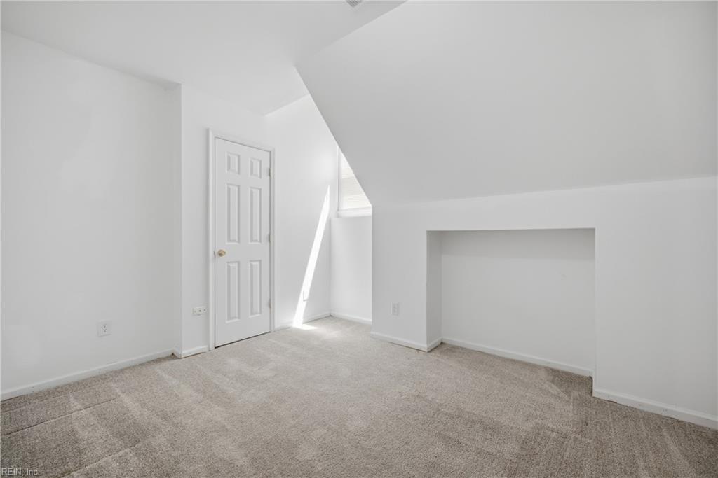 1113 Crystalwood CIR