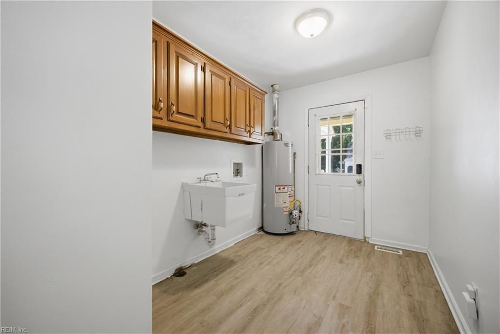 1113 Crystalwood CIR