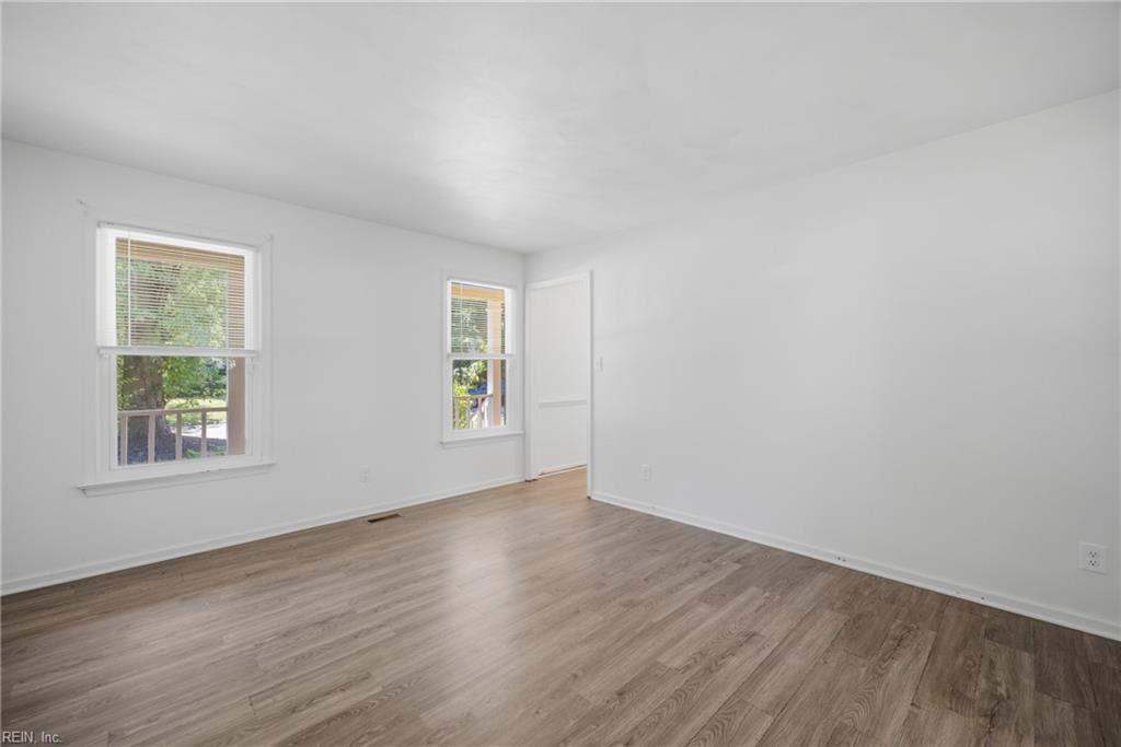 1113 Crystalwood CIR