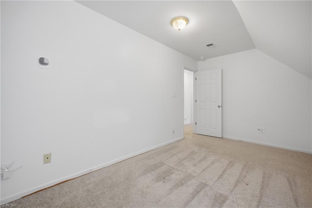 1113 Crystalwood CIR