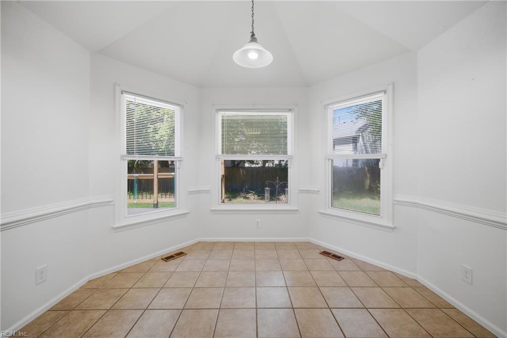 1113 Crystalwood CIR