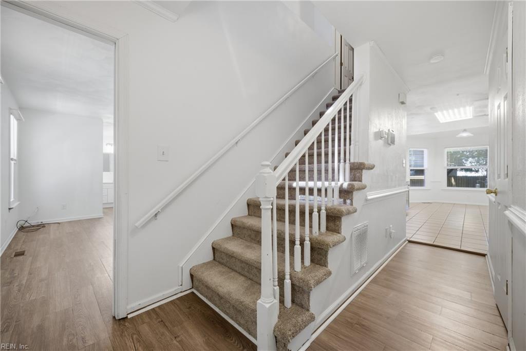 1113 Crystalwood CIR