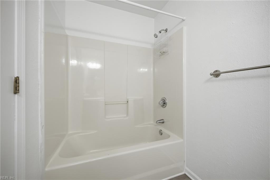 1113 Crystalwood CIR
