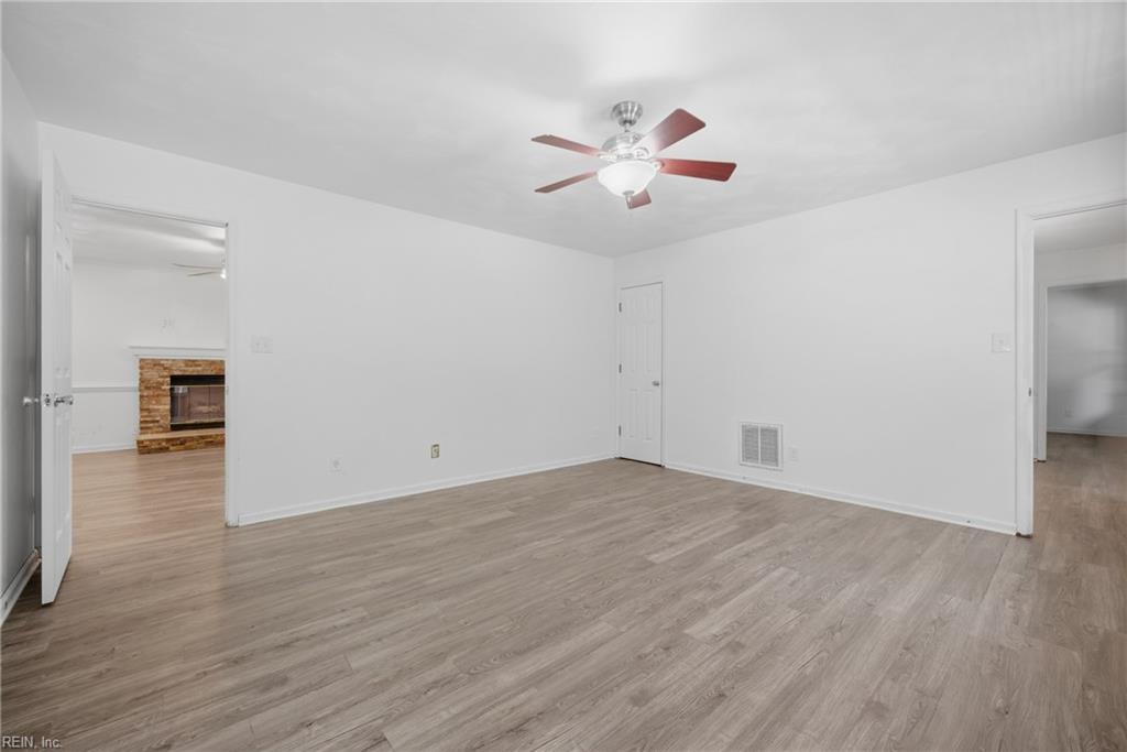 1113 Crystalwood CIR