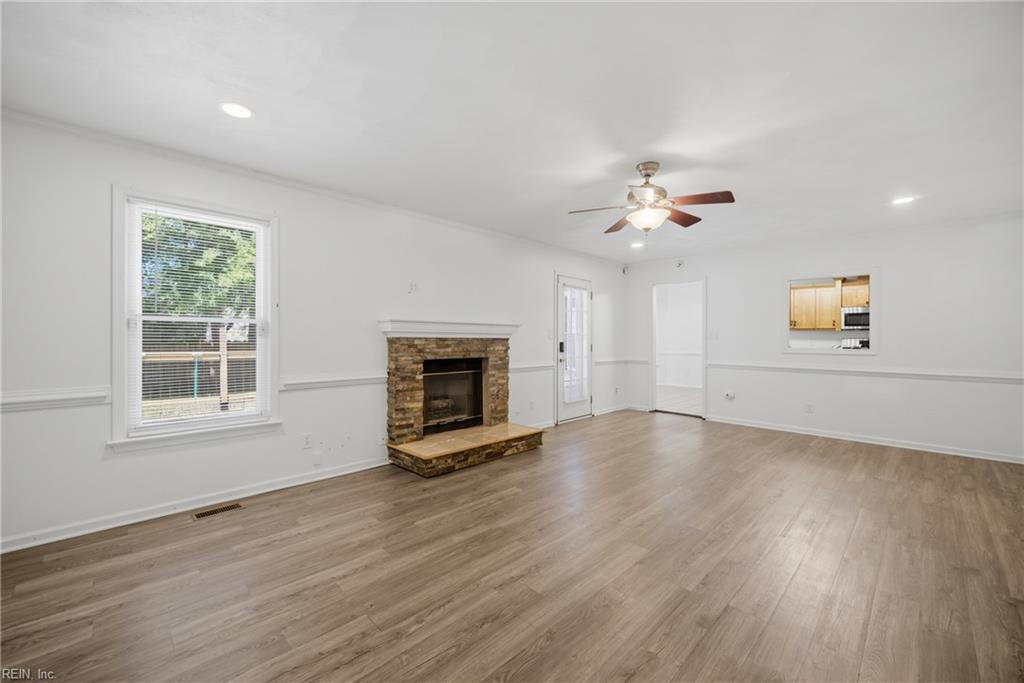 1113 Crystalwood CIR