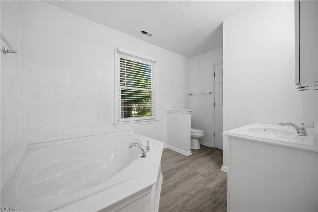 1113 Crystalwood CIR