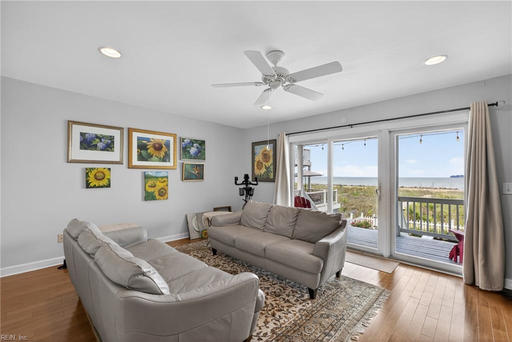 782 W Ocean View AVE