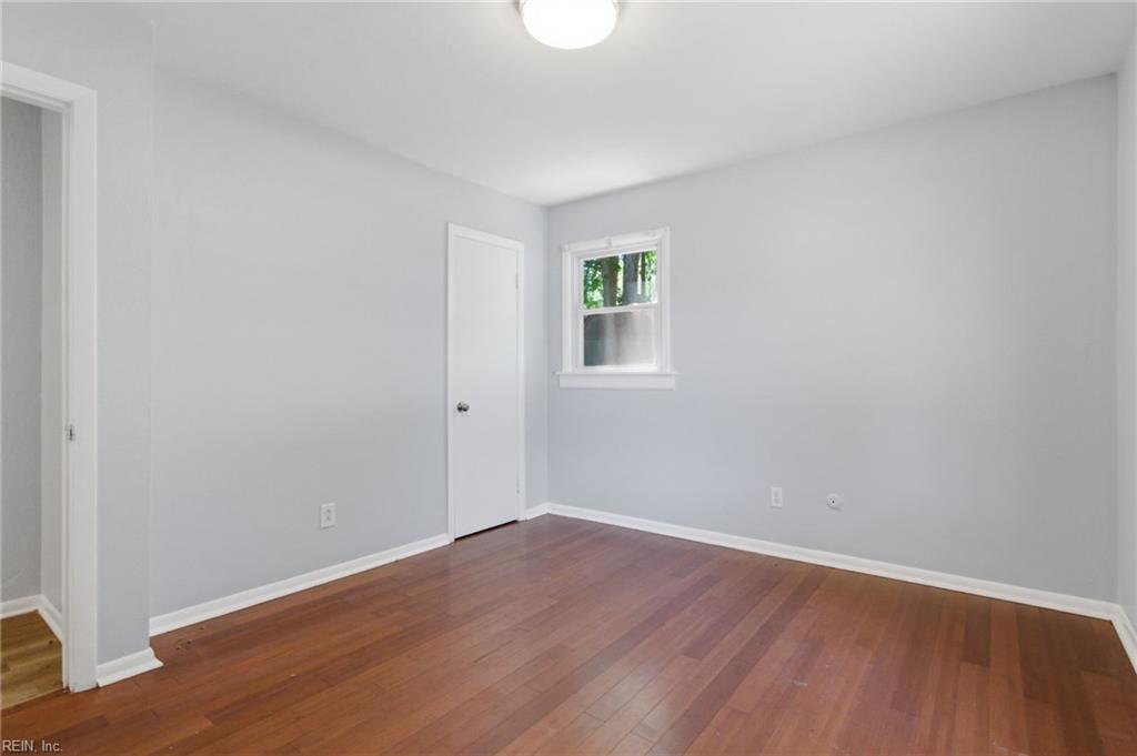 4 Two Oaks CT