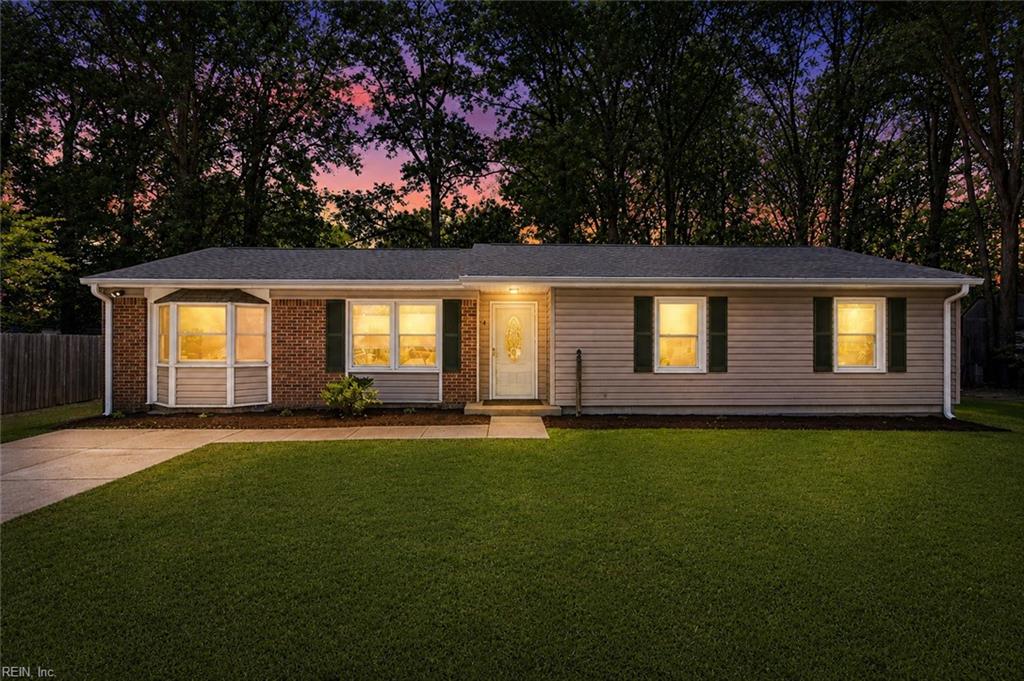 4 Two Oaks CT