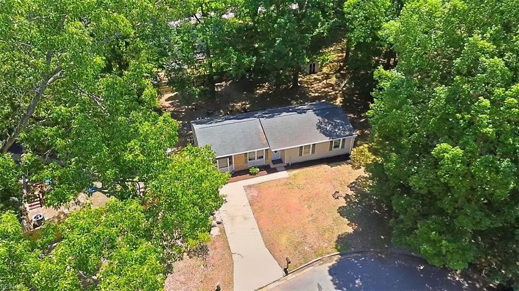4 Two Oaks CT