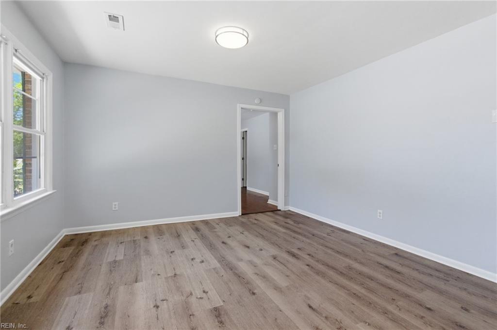 4 Two Oaks CT