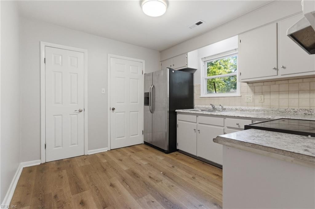 4 Two Oaks CT