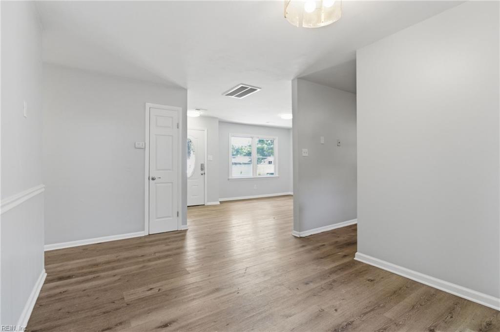 4 Two Oaks CT