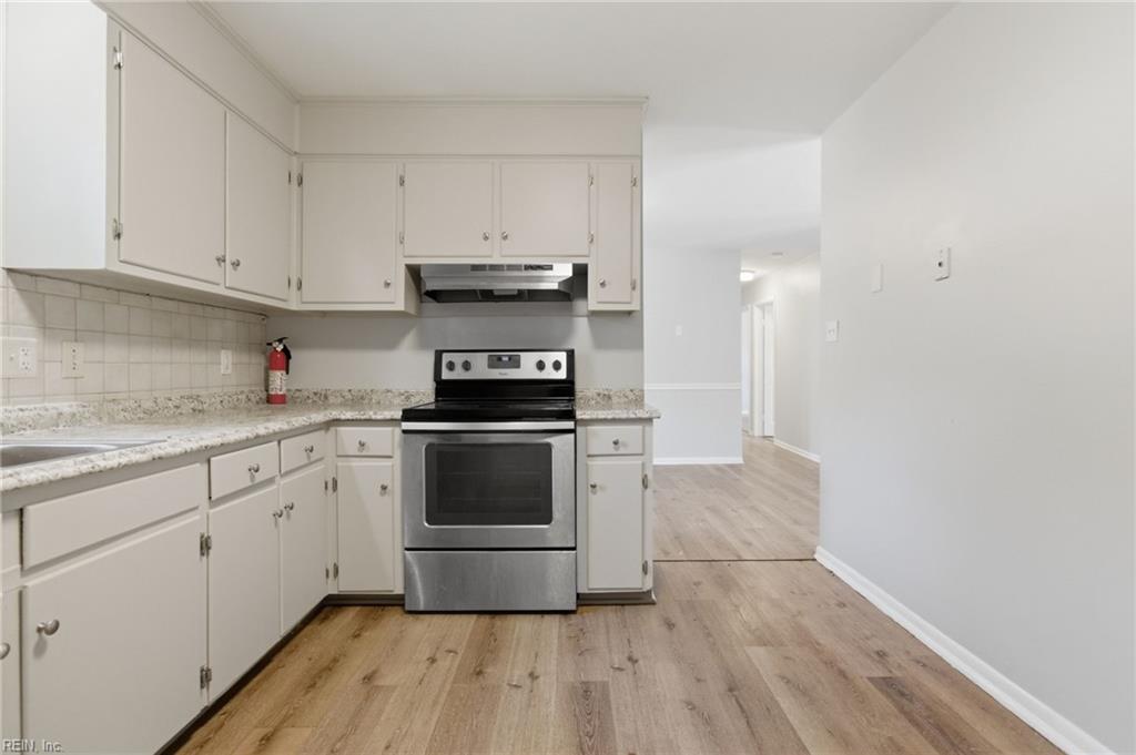 4 Two Oaks CT