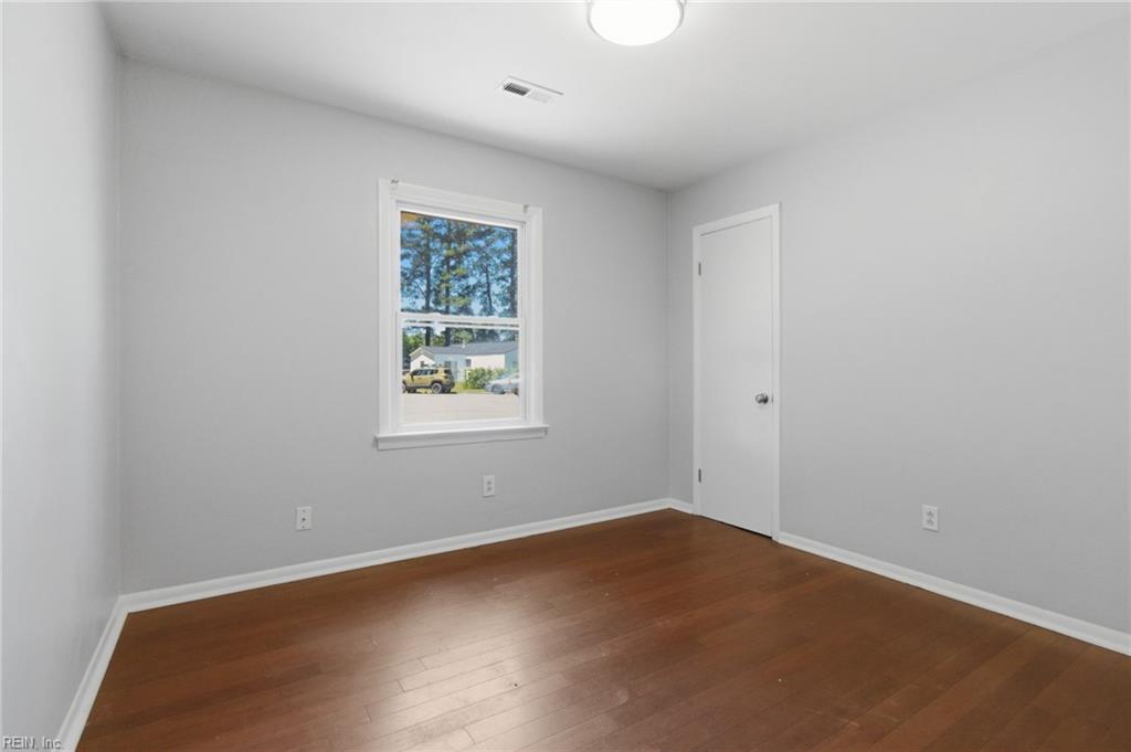 4 Two Oaks CT