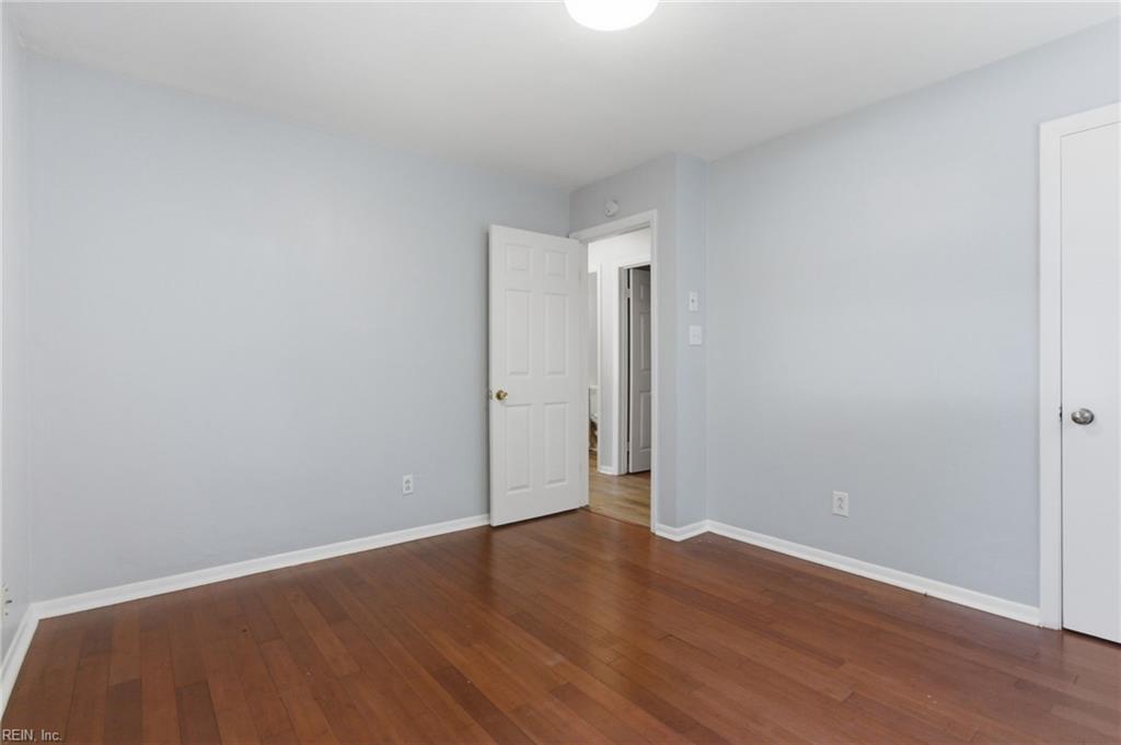 4 Two Oaks CT