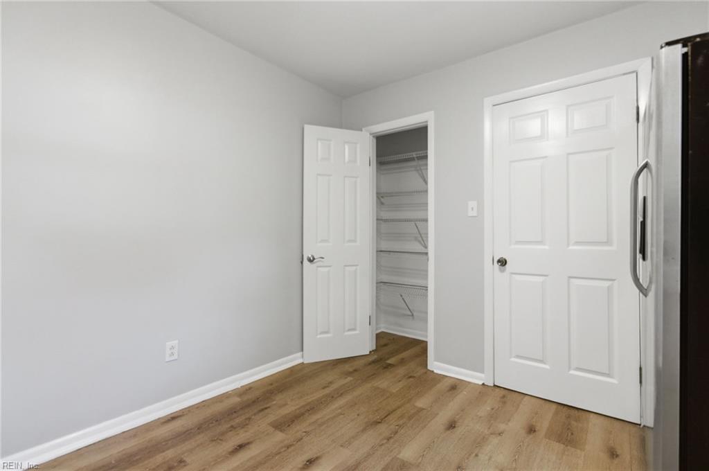4 Two Oaks CT
