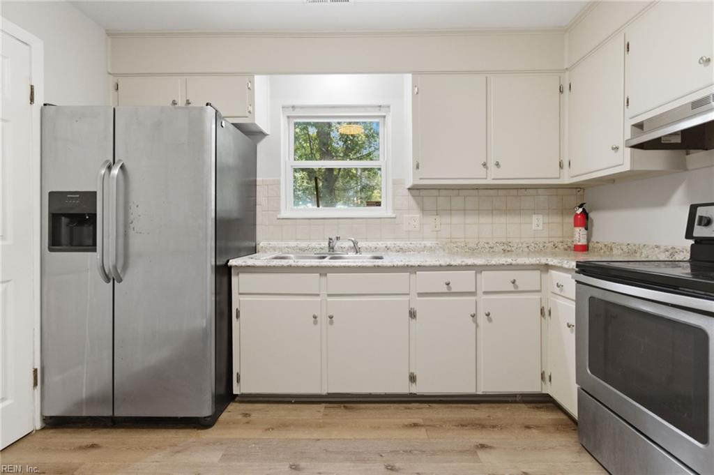 4 Two Oaks CT