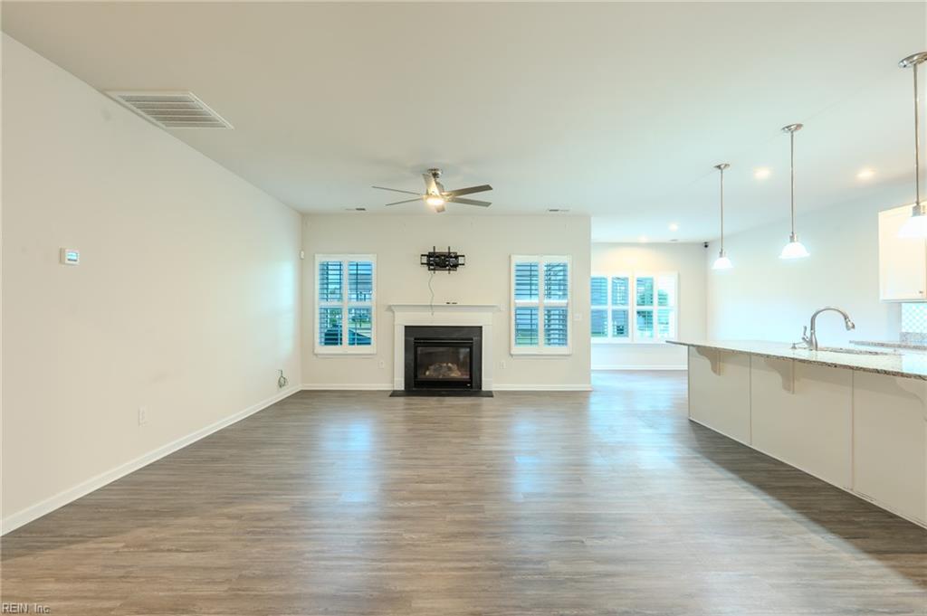 217 Farmington PL