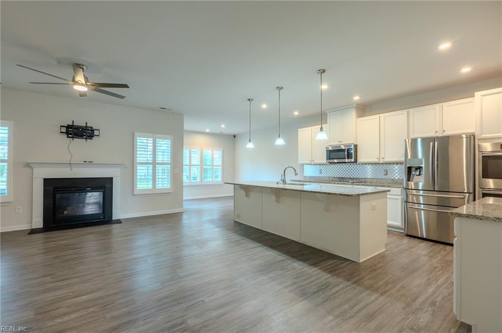 217 Farmington PL