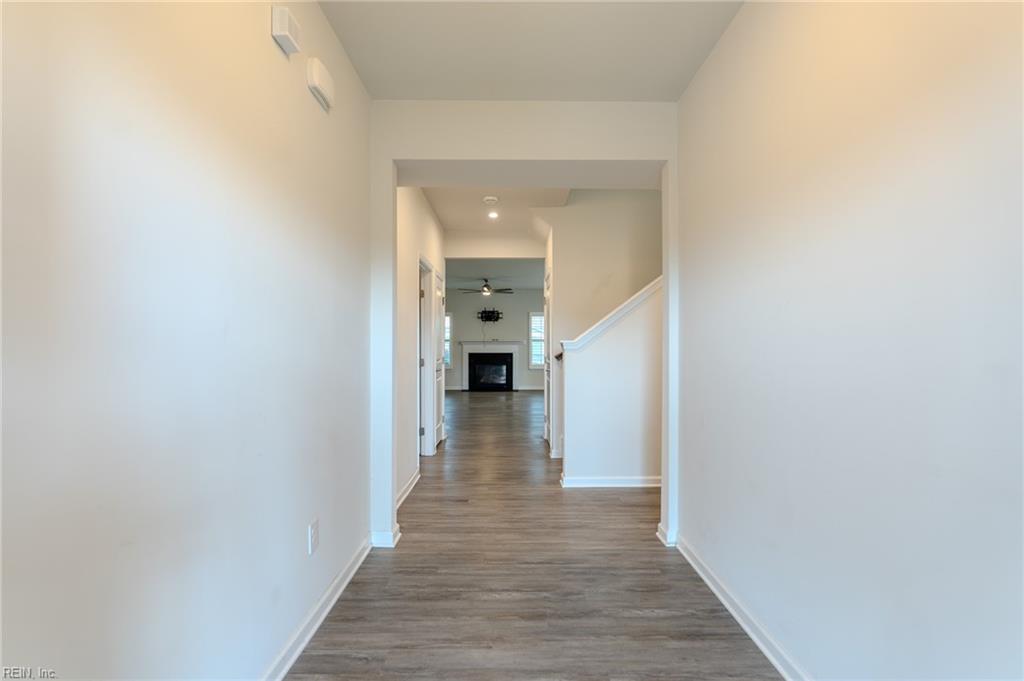 217 Farmington PL