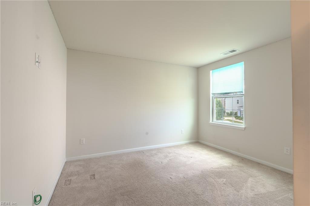 217 Farmington PL