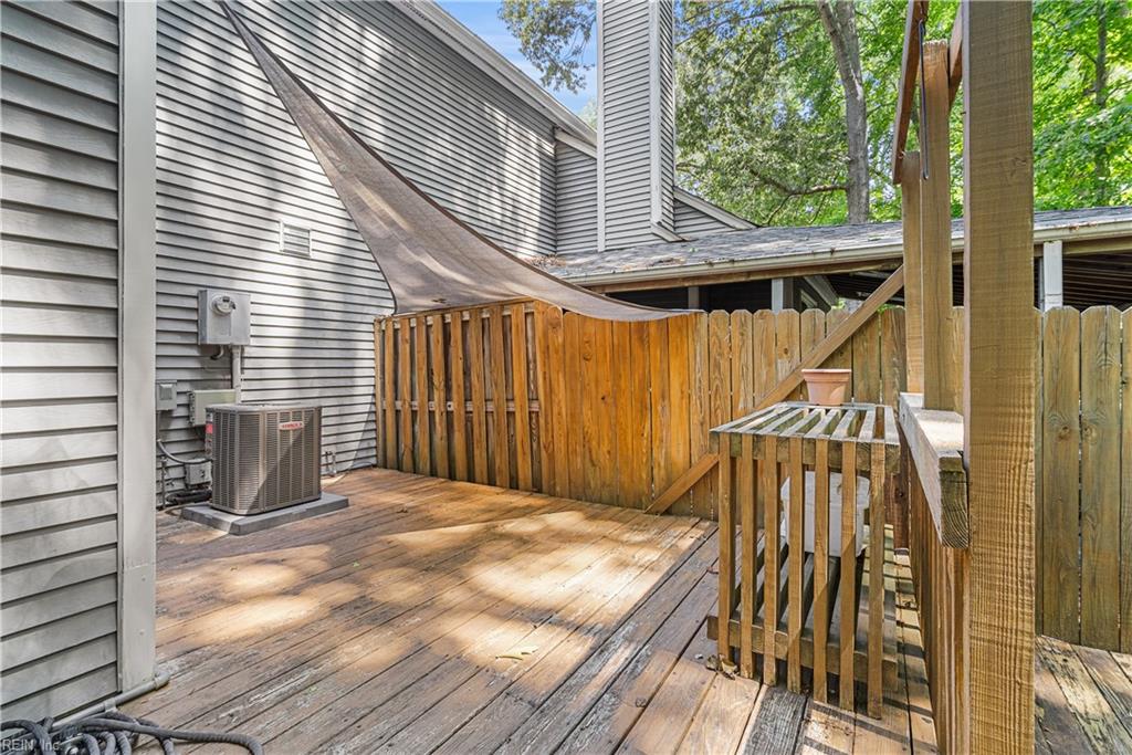150 Hidden Lake PL