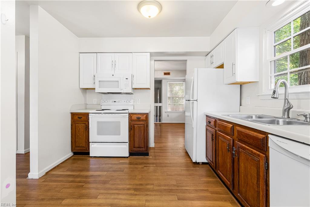 150 Hidden Lake PL