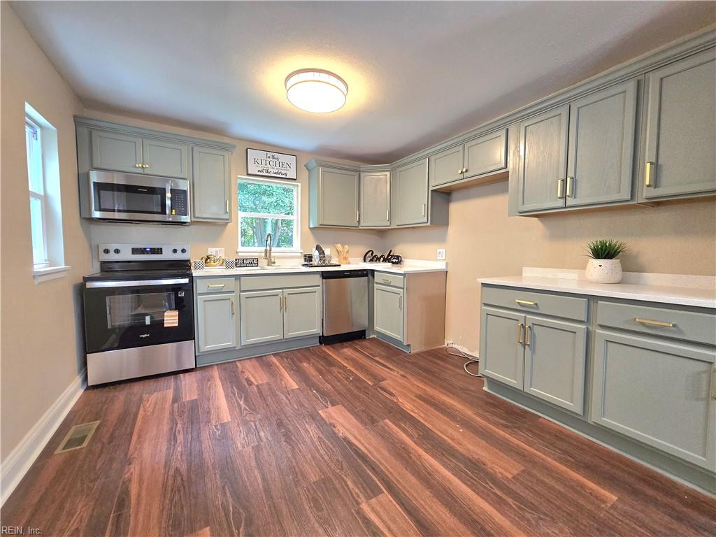 66 Elm AVE