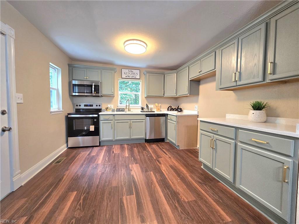 66 Elm AVE
