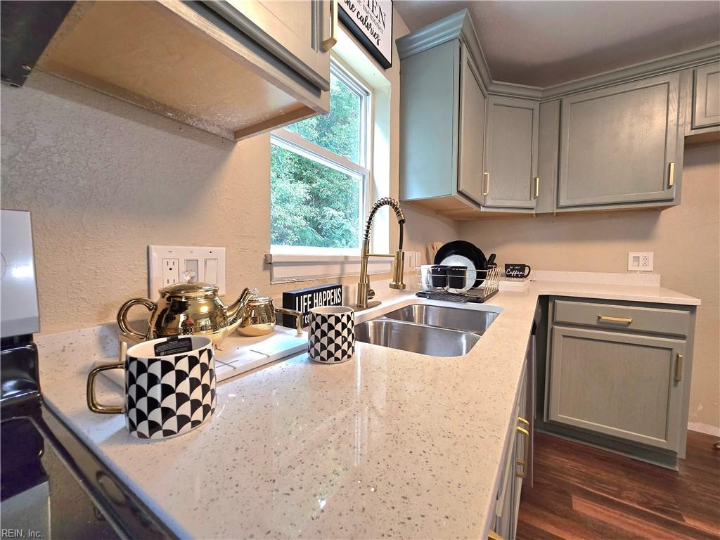66 Elm AVE