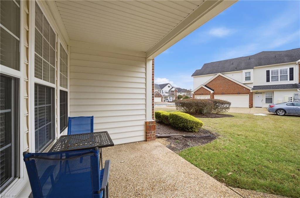 2811 Crescent Moon CT