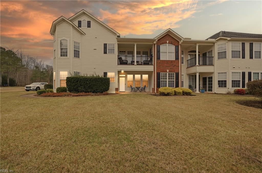 2811 Crescent Moon CT