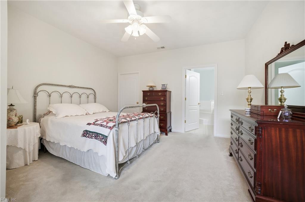 2811 Crescent Moon CT