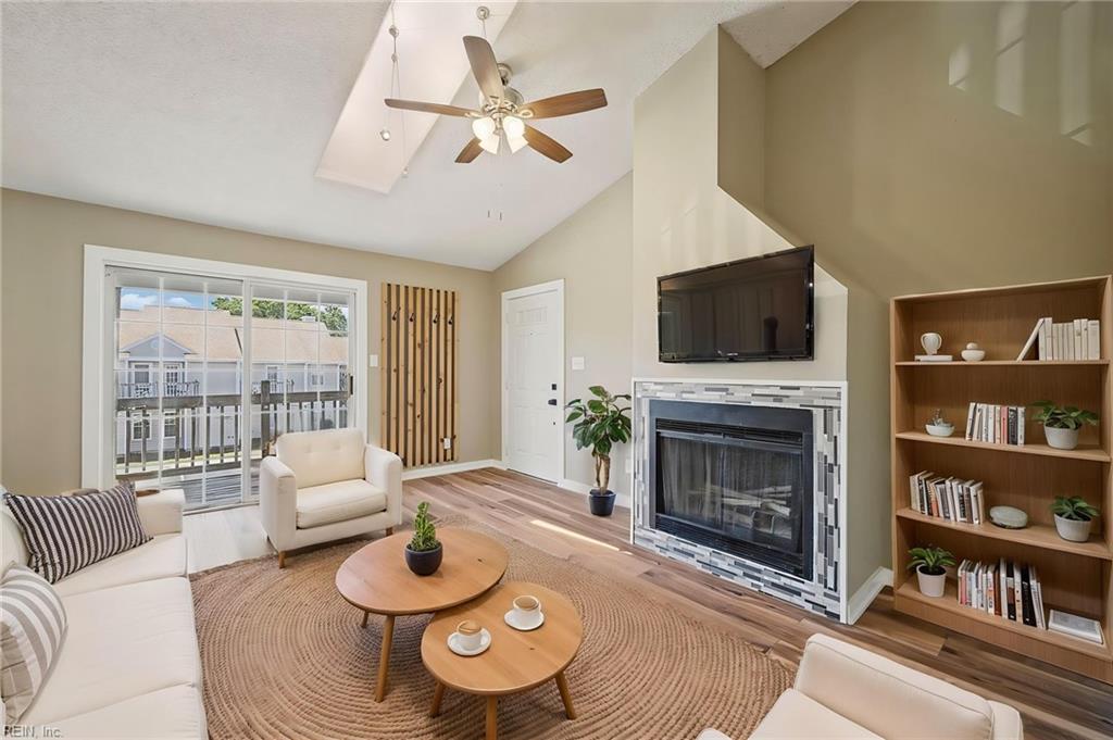3506 Markham CT