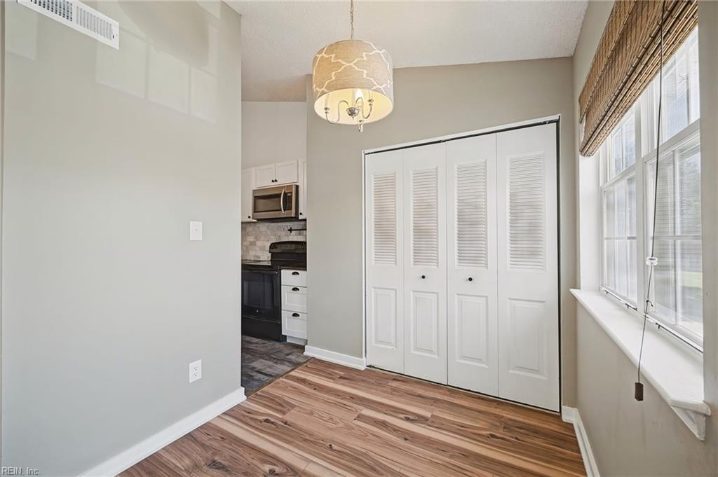 3506 Markham CT