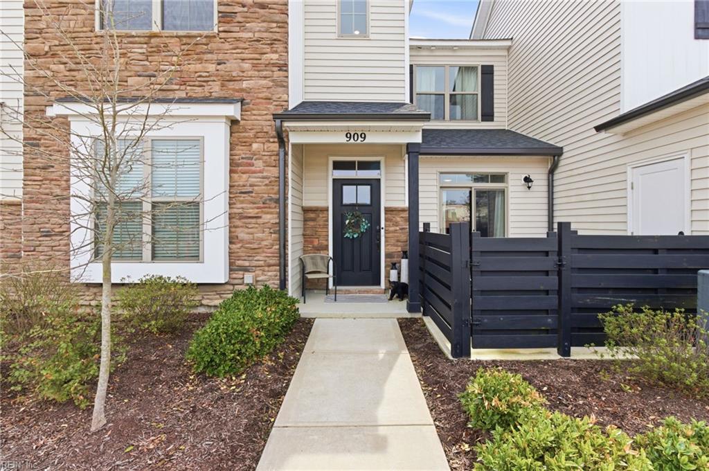 909 Kathy Ann WAY