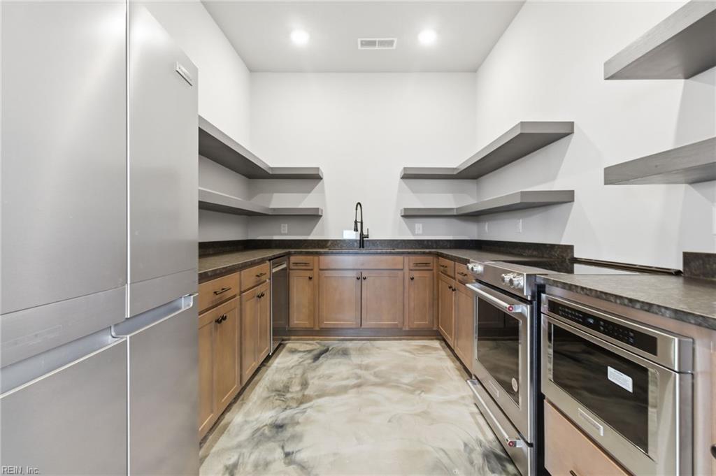 909 Kathy Ann WAY