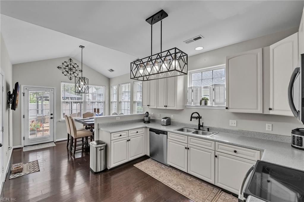 3808 Vasser DR Suit