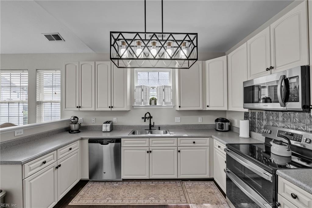 3808 Vasser DR Suit