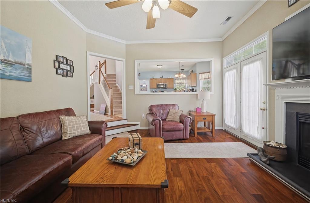 4709 Feldspar QUAY