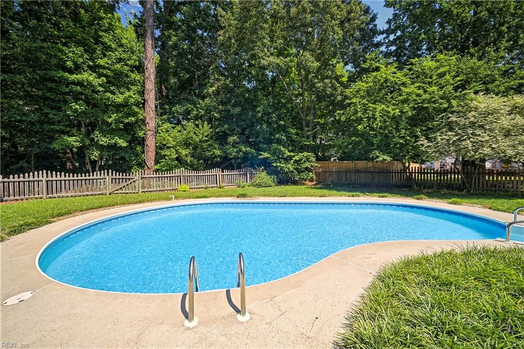 4709 Feldspar QUAY