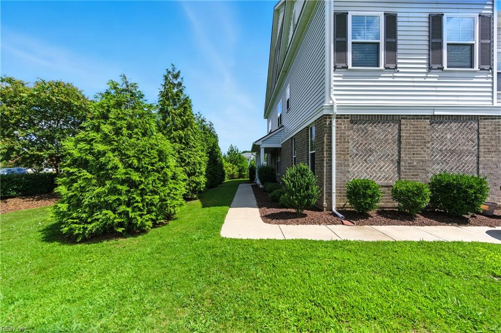 301 Sikeston LN