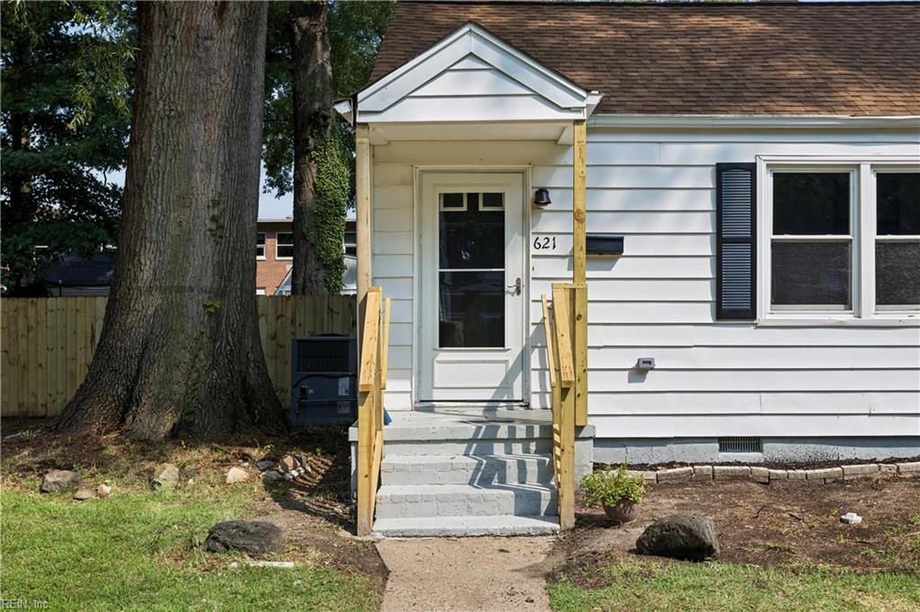 621 Sterling ST