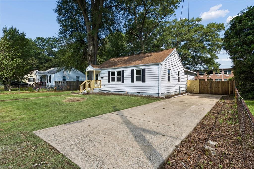 621 Sterling ST