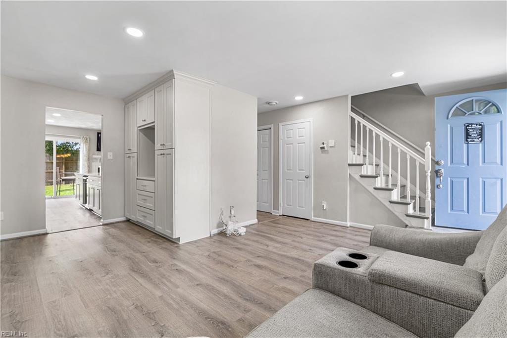 300 Harrier ST