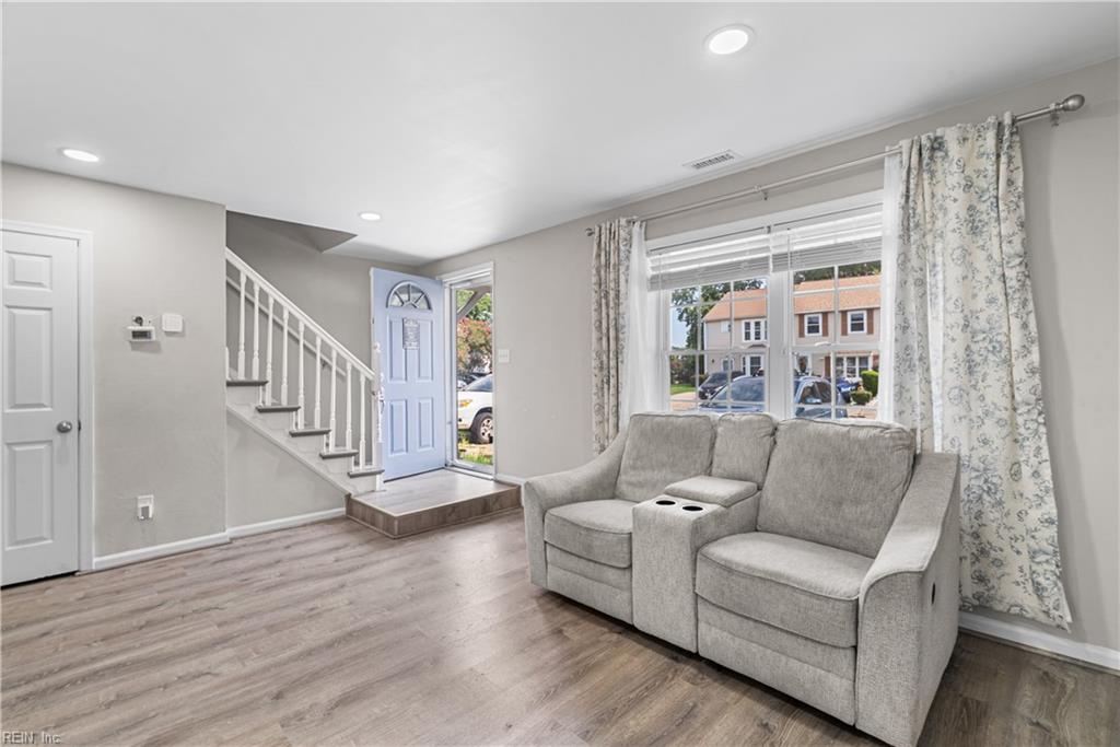 300 Harrier ST