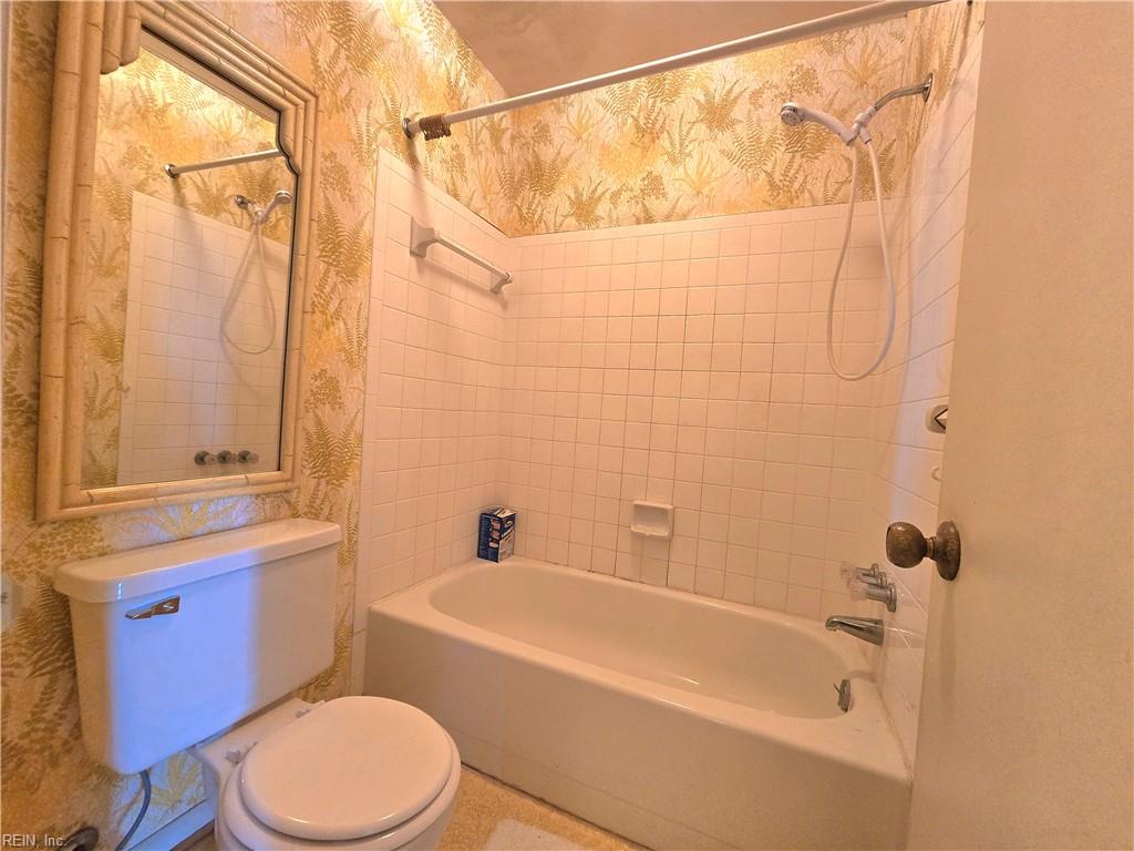 719 Lord Byron DR