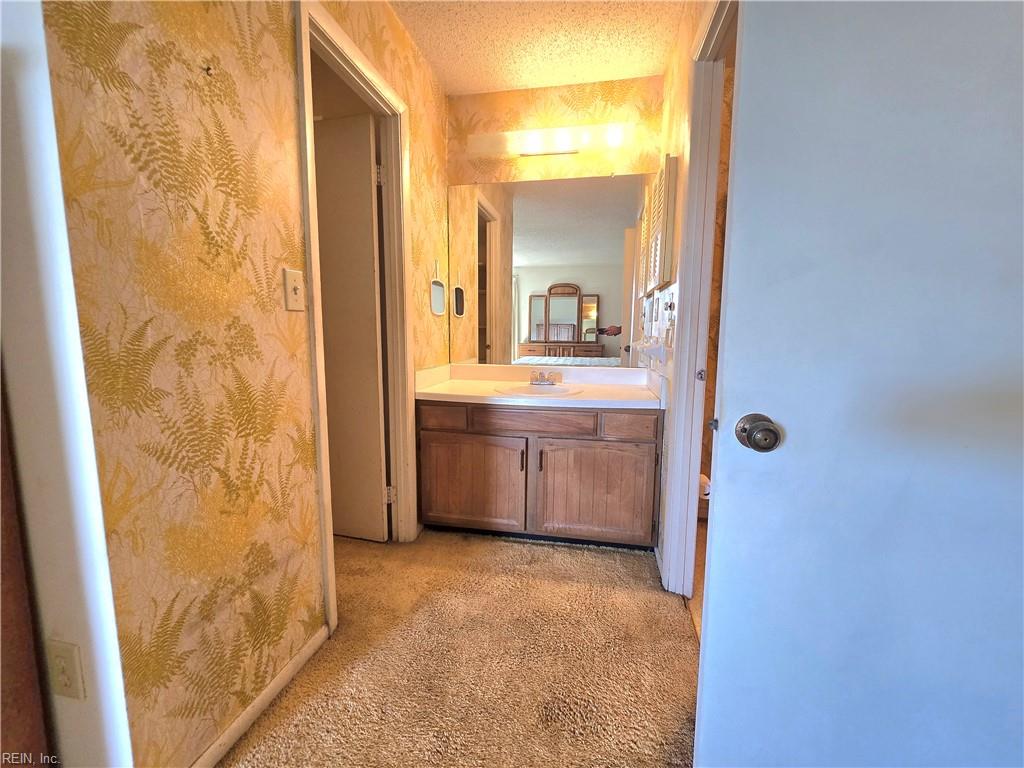 719 Lord Byron DR