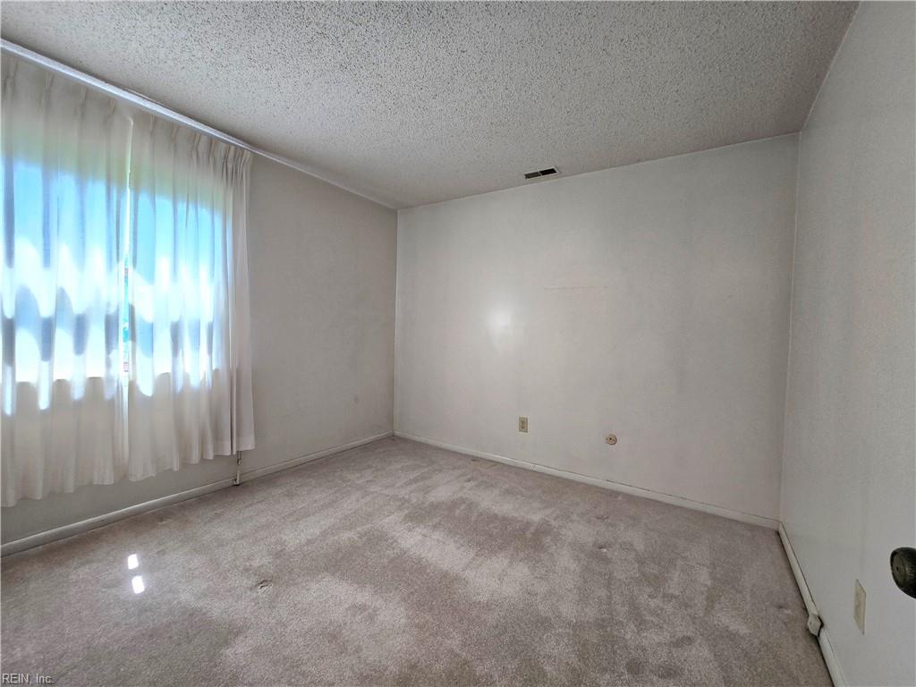 719 Lord Byron DR